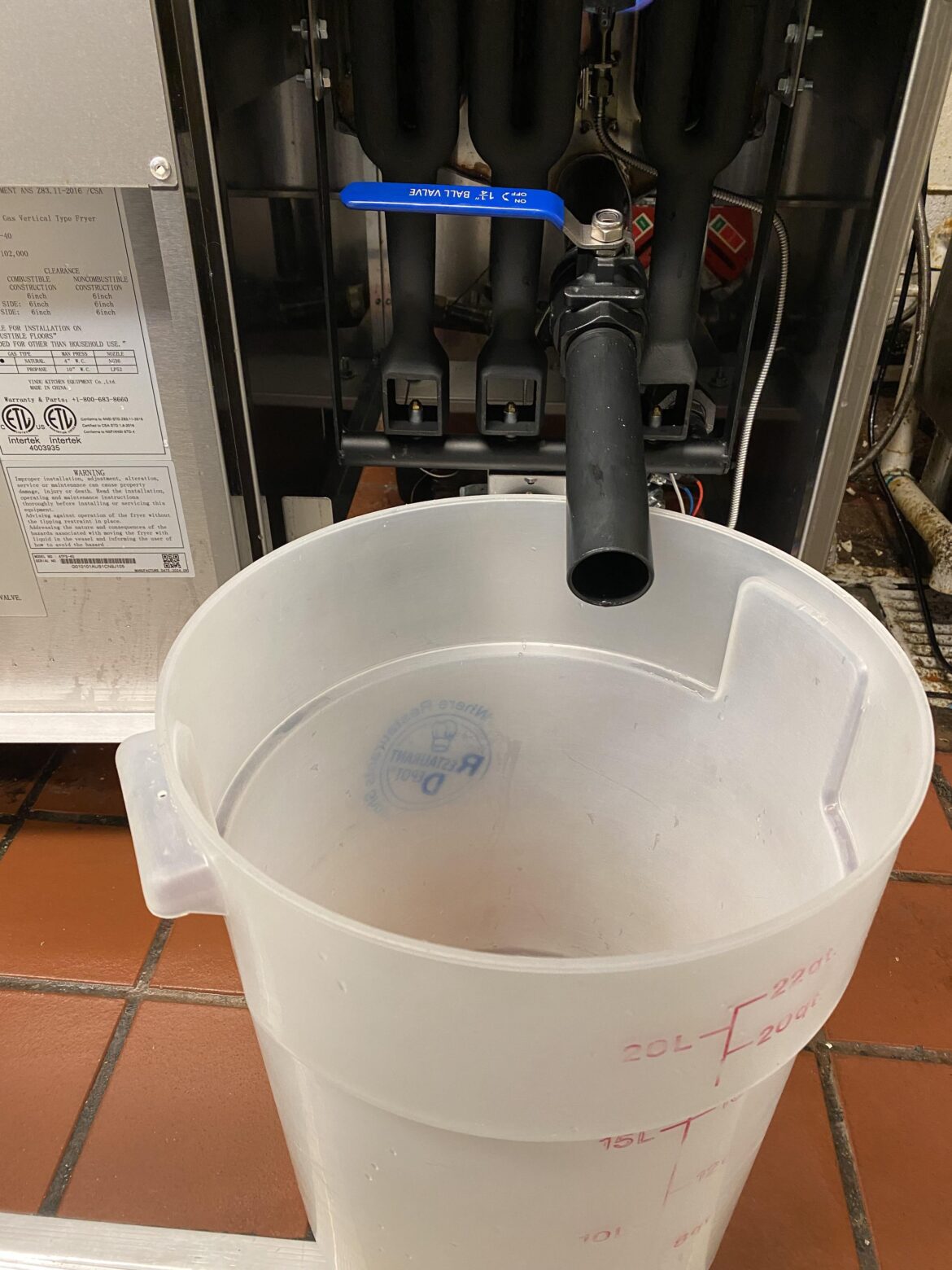 First time changing the fry oil. Any tips before I dump all this hot oil?