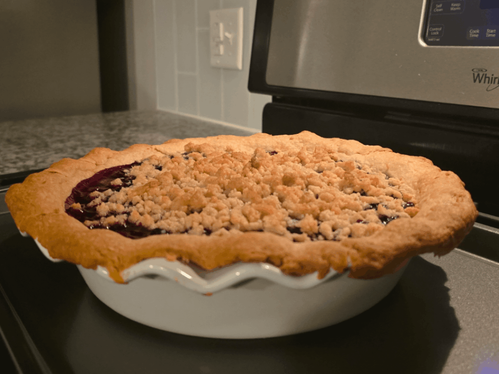 Blueberry crumble pie (deep dish)