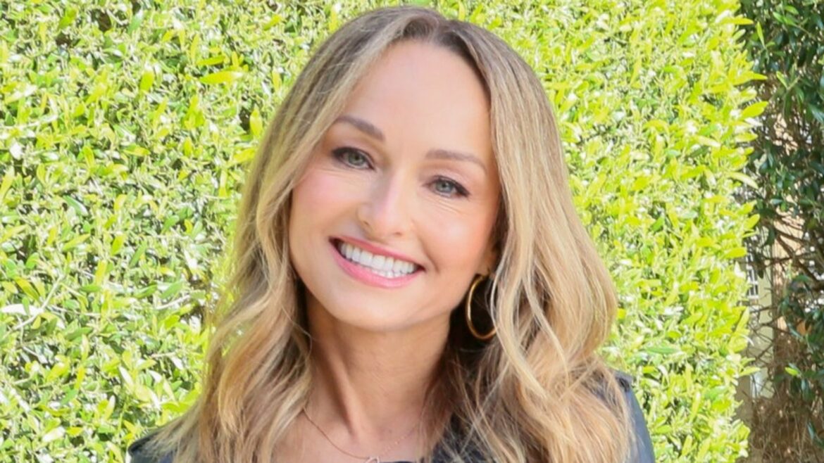 Giada De Laurentiis' Preferred Cheese For Rich, Flavor-Packed Pasta