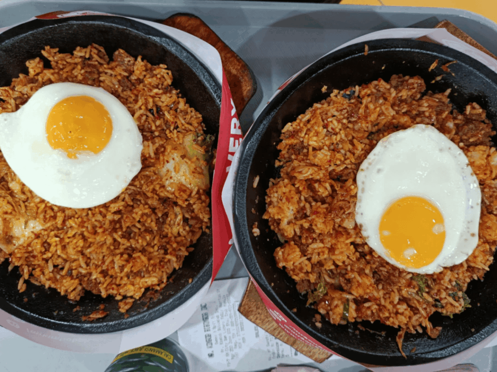 What’s your secret to the perfect kimchi fried rice? 🍚🔥