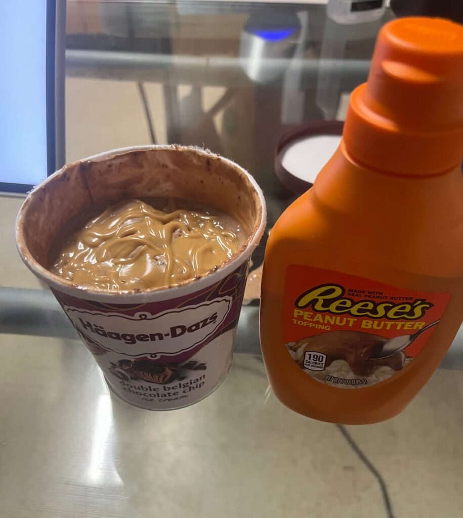 Haagen-Dazs Double Belgian Chocolate Chip x Reese’s Peanut Butter Topping