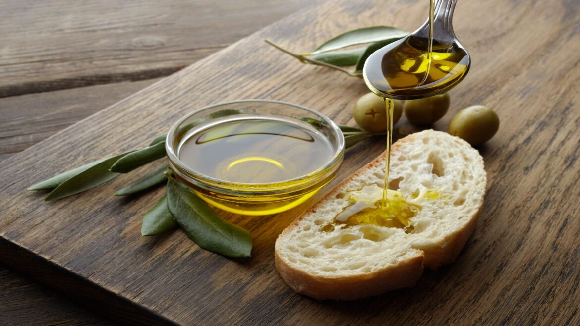Say goodbye to margarine and mayonnaise—replacing them with olive oil could be the key to living longer without cognitive decline or memory loss