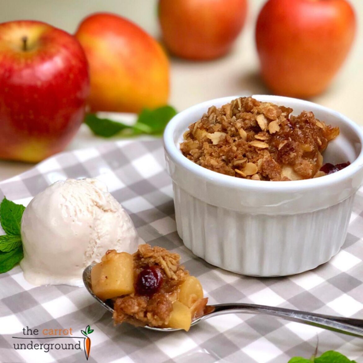 Vegan Apple Crisp🍎simple, sweet & scrumptious