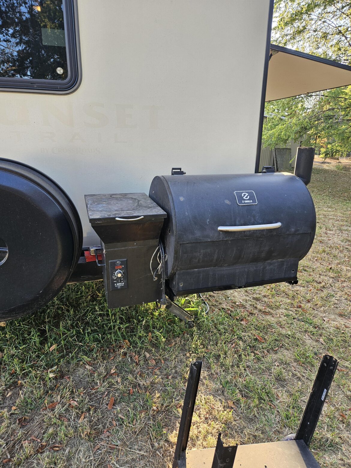 Camper mount for smoker Camper mount for smoker