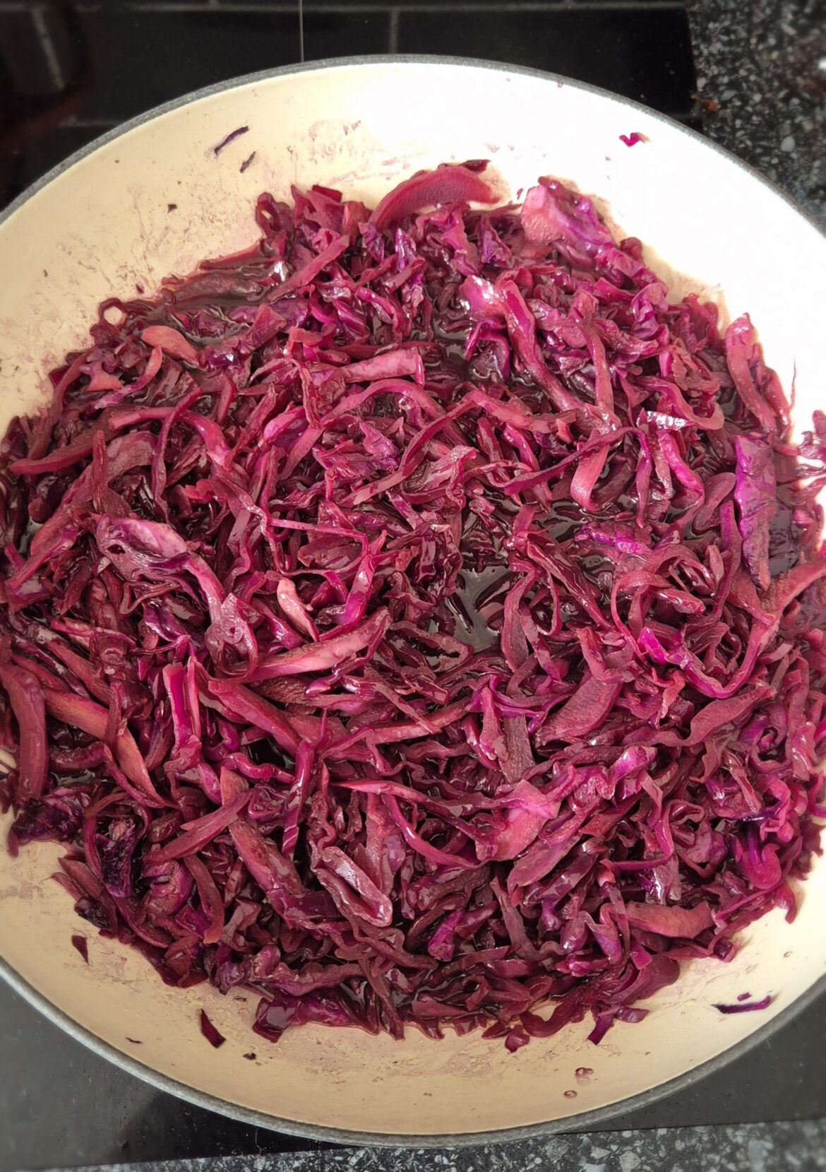 Braised red cabbage