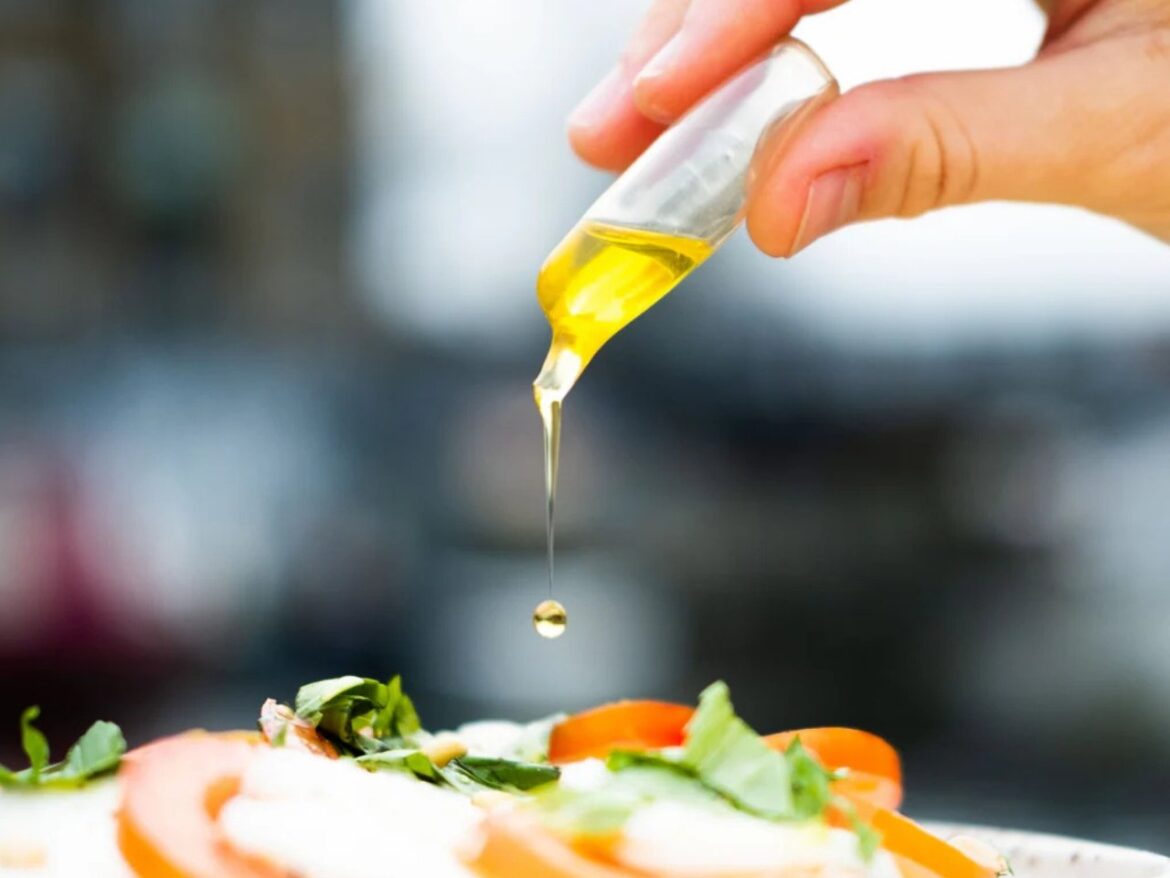 Seaweed-based olive-oil pipettes is sustainable, healthy living