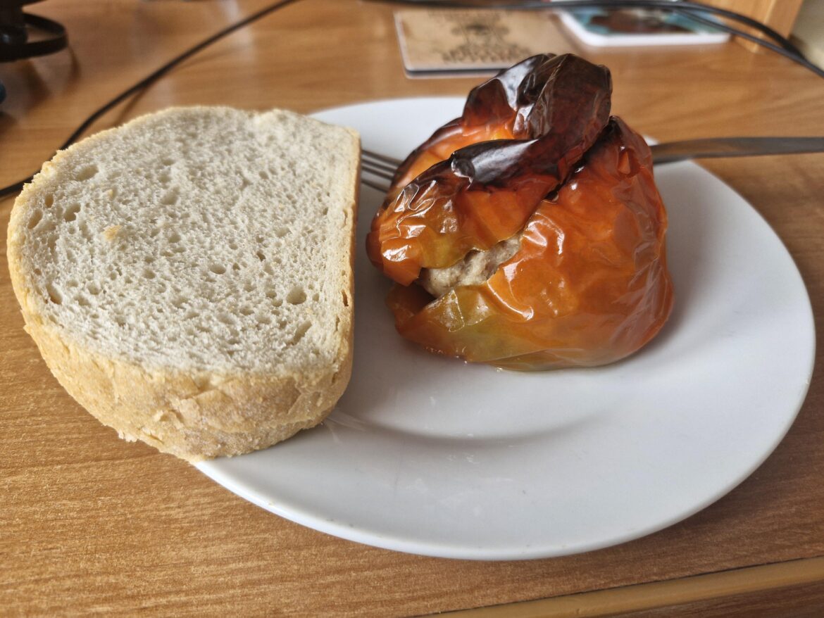 Baked pepper stuffed with minced meat