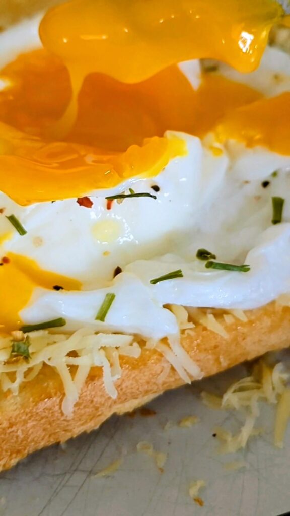 How do you eat your drippy dippy pochie eggie...