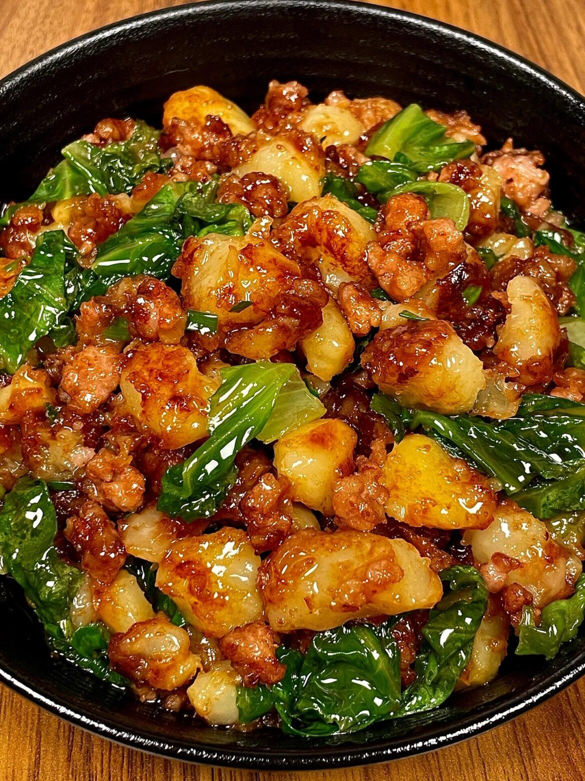 This stir-fried potatoes and leafy greens with minced pork🍖😋 is an easy, tasty dish with soft potatoes, fresh greens, and flavorful pork all cooked together. RECIPE BELOW