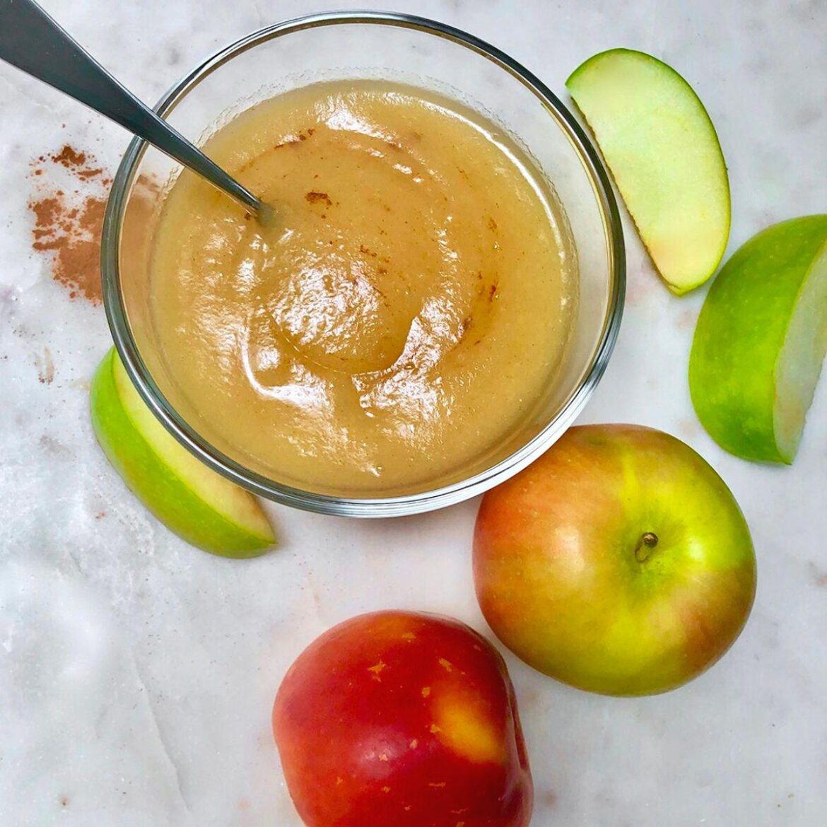 Homemade Applesauce with Maple Syrup 🍏🍁 so easy & so good!