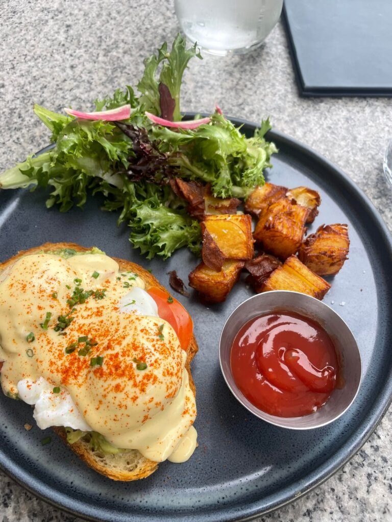 $15 on Brunch Happy Hour at Earls