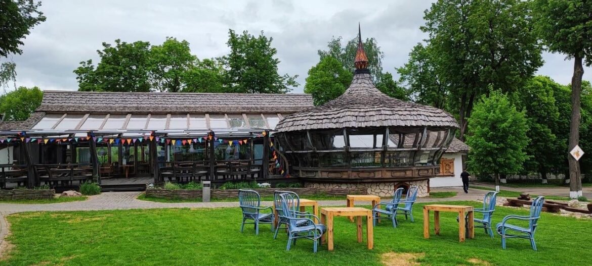 Would you visit that cafe or it weird ?