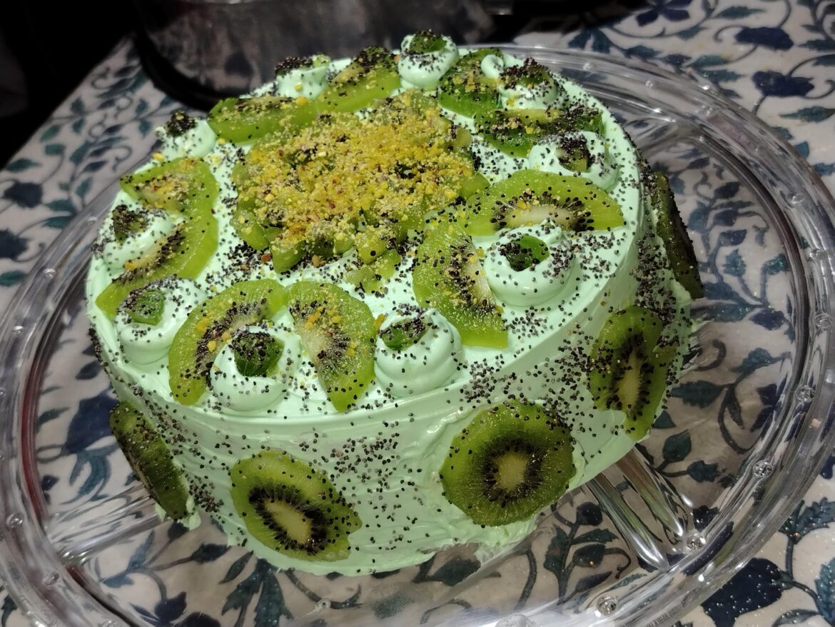 ✨génoise garnie d’une ganache crème onctueuse, rehaussée de pistache