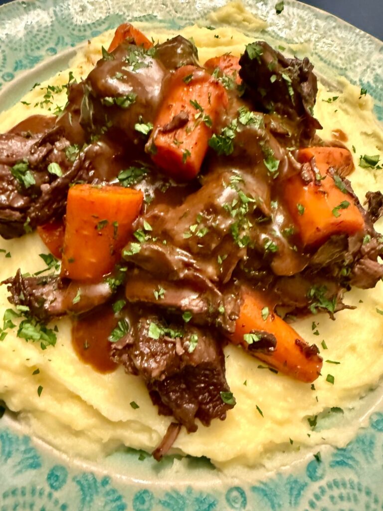 [Homemade] Beef Bourguignon with mashed potatoes