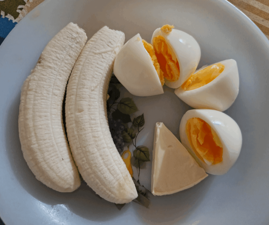 405 cal breakfast, does eating banana on empty stomach a good idea?