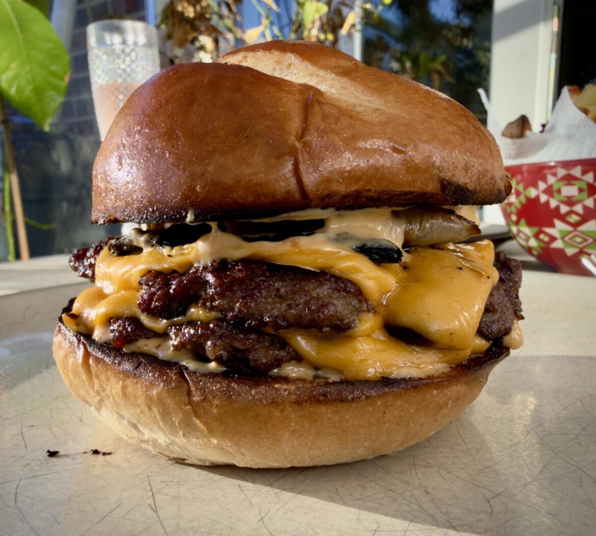 Simple Smashburger for dinner tonight off the flat plate