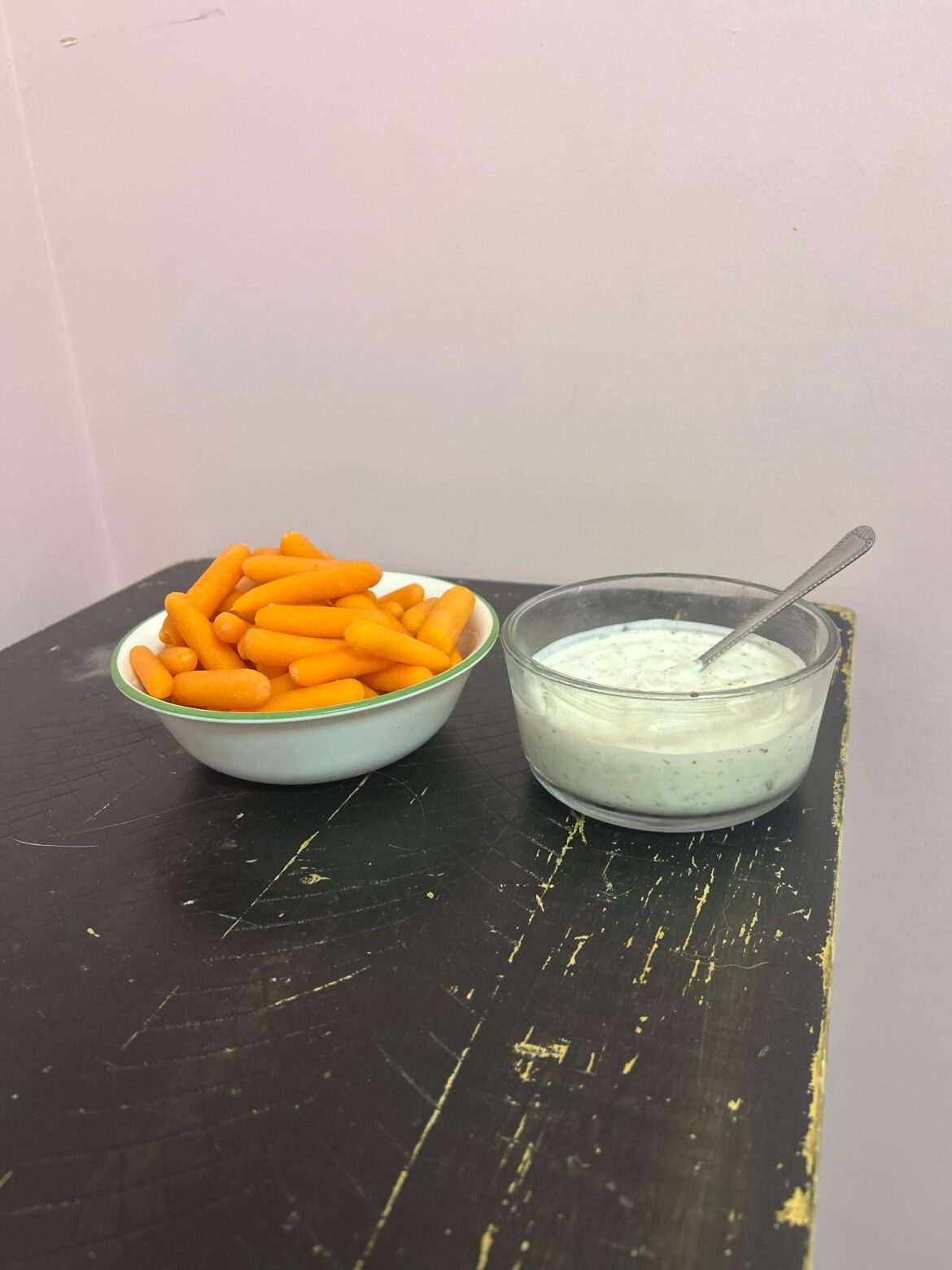 Carrots and yogurt dip