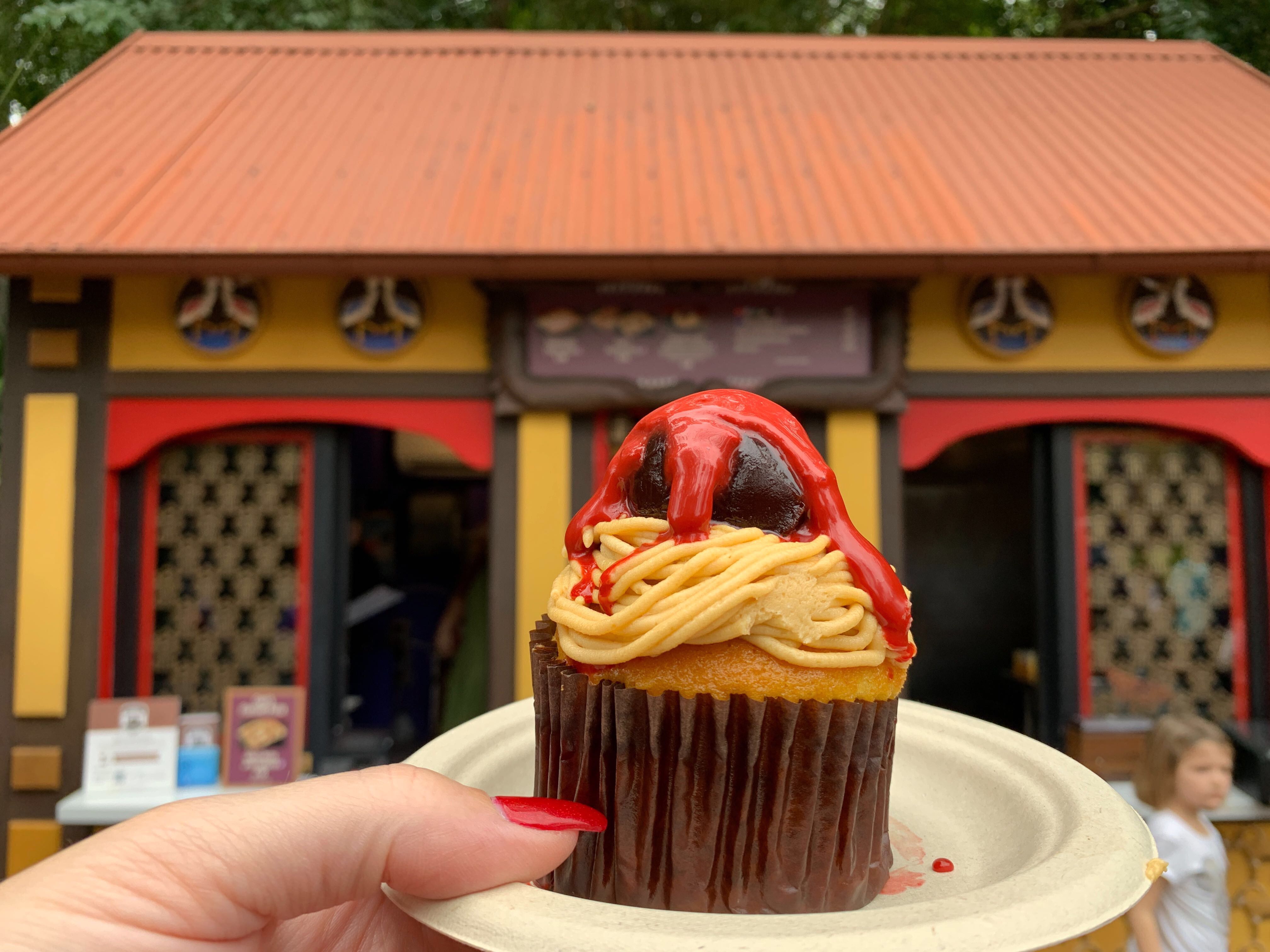 spaghetti cupcake - beauty shot 2
