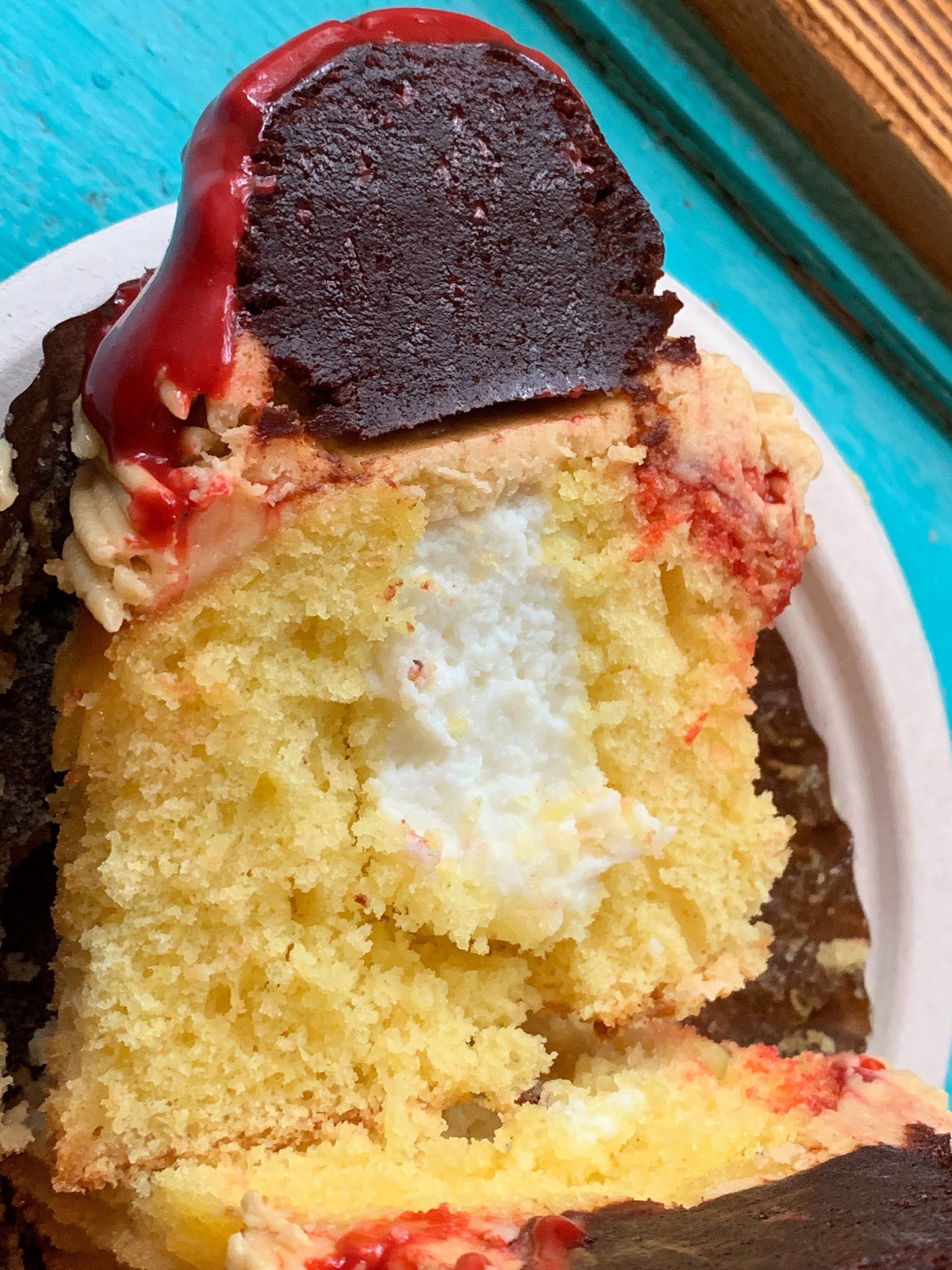 spaghetti cupcake - filling close