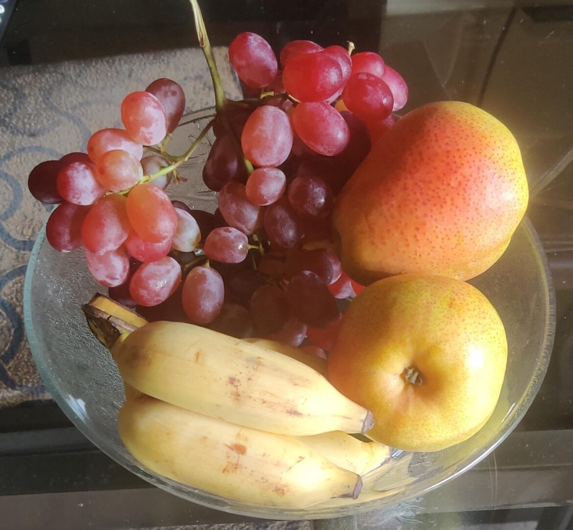 Rate my fruit bowl 🍓🍑 from 1 to 10