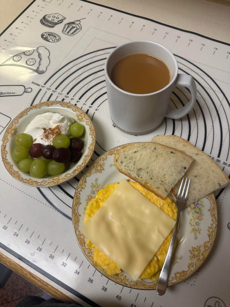 Currently favorite breakfast (ft. My homemade raw honey greek yogurt!!)