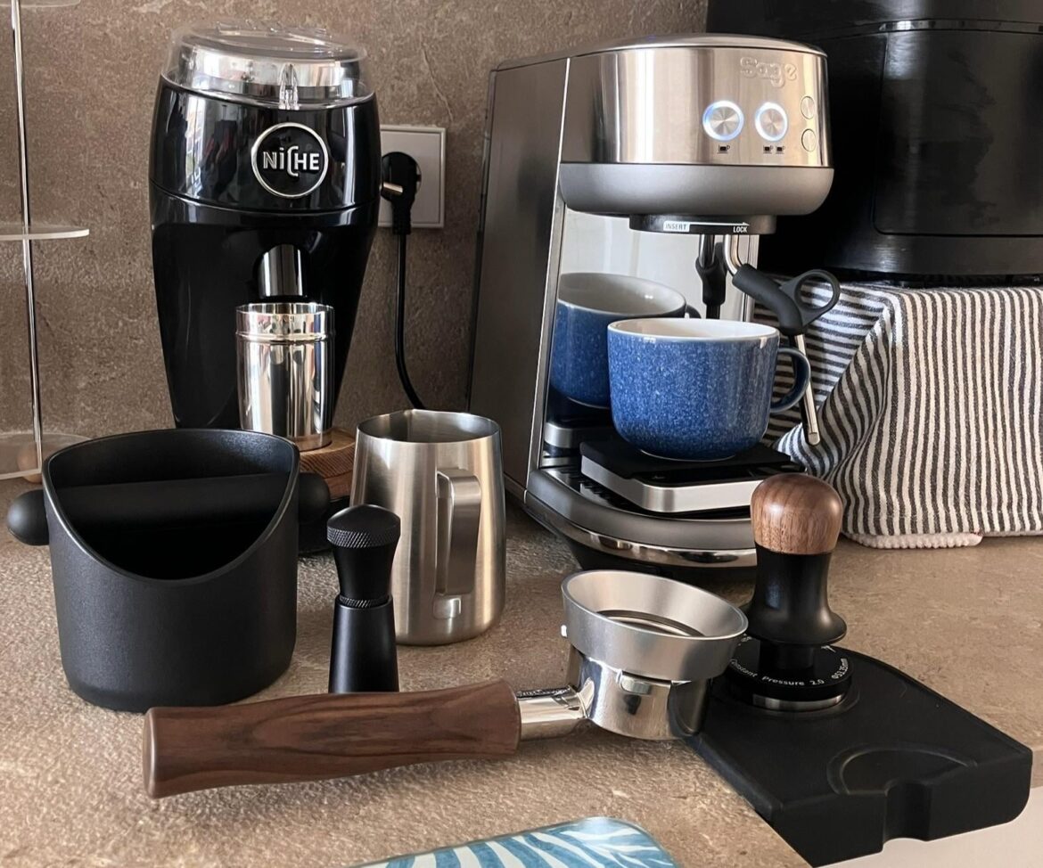 I salute you fellow coffee enthusiasts by sharing my setup
