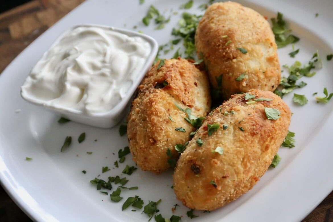 Rellenos de Papa Meat Stuffed Potato Fritters
