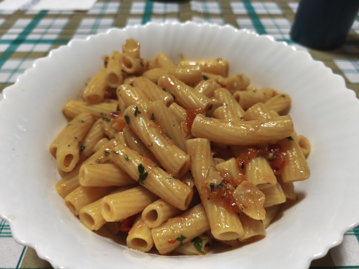 Rigatoni con funghi porcini.