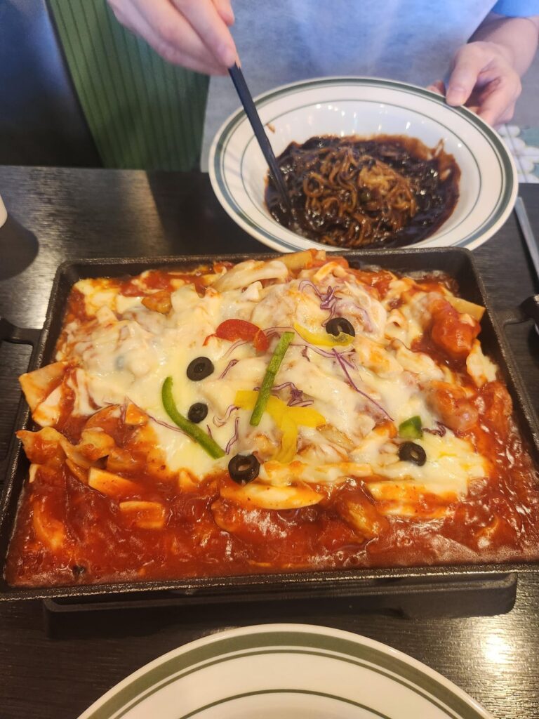 Kimchi Pizza Tangsuyuk(Sweet and sour pork)