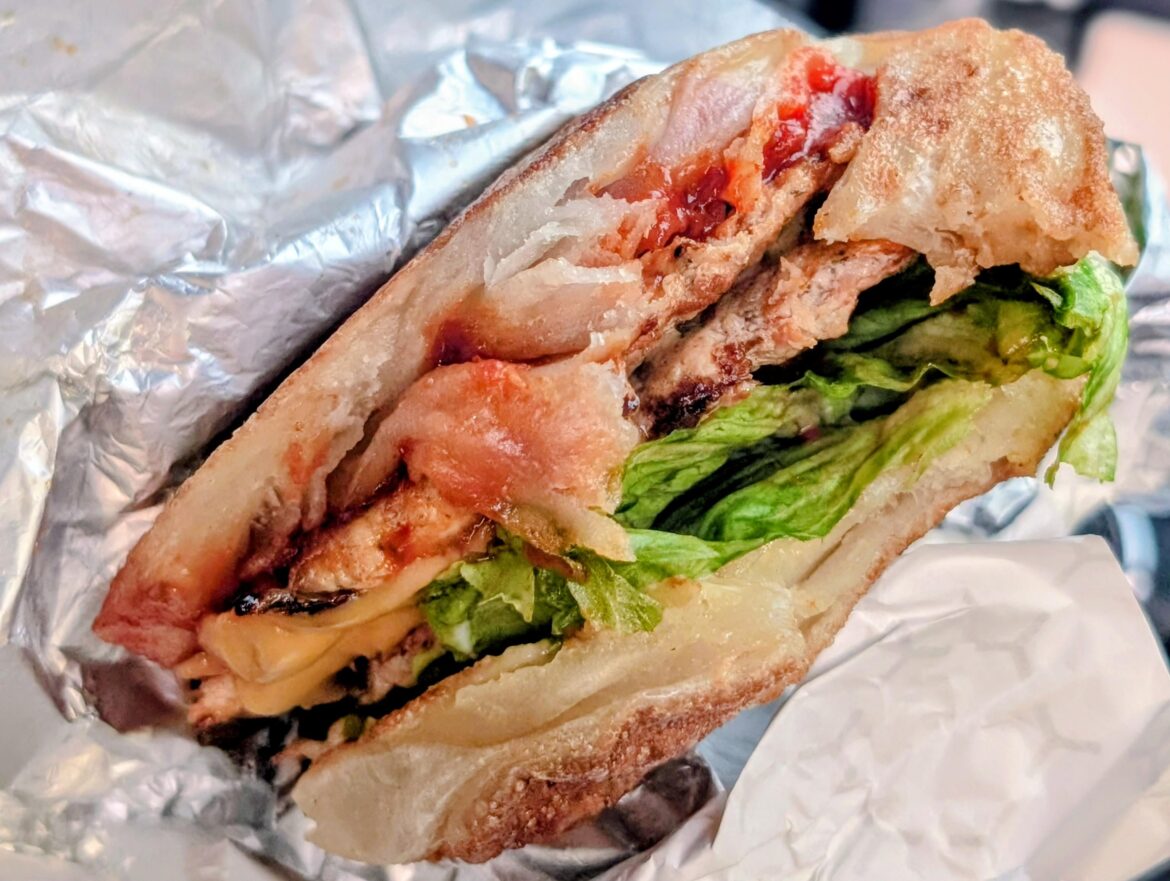 Bun Parotta Smash Chicken Burger