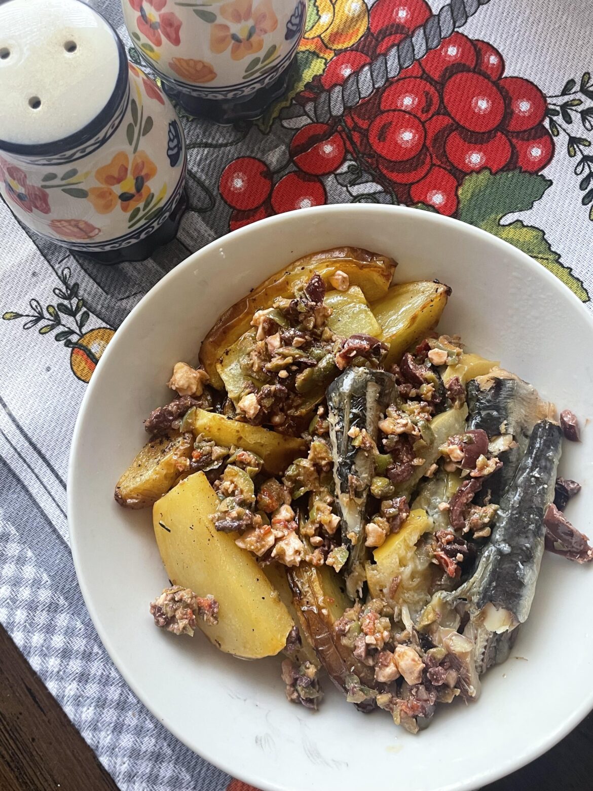 i’m a FISH and potatoes kinda girl i’m a FISH and potatoes kinda girl