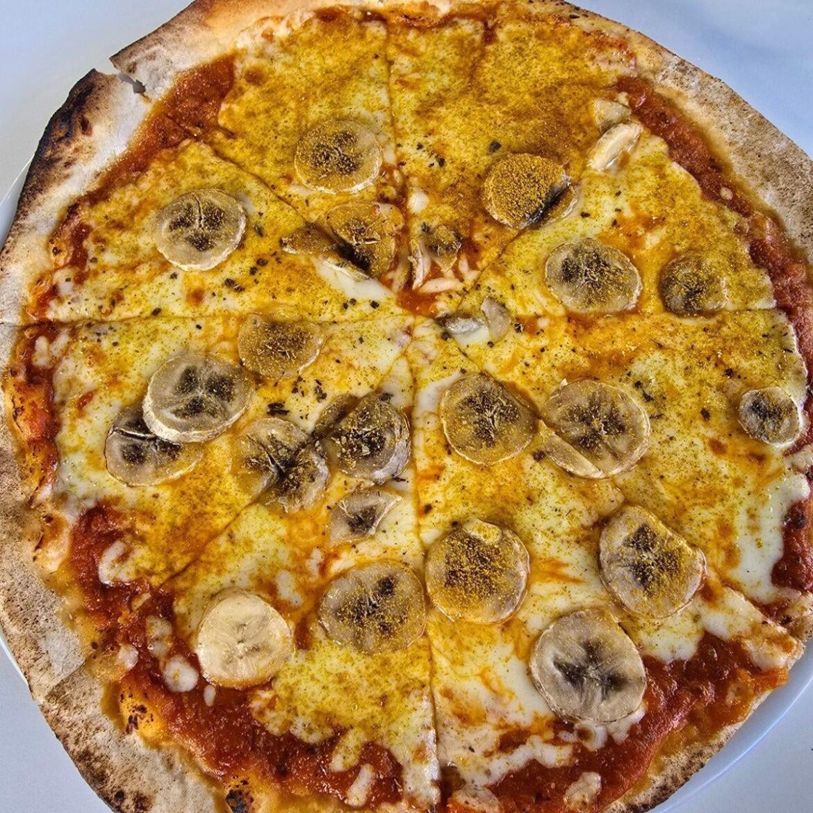 Thoughts on banana curry pizza? 🍌 🍕