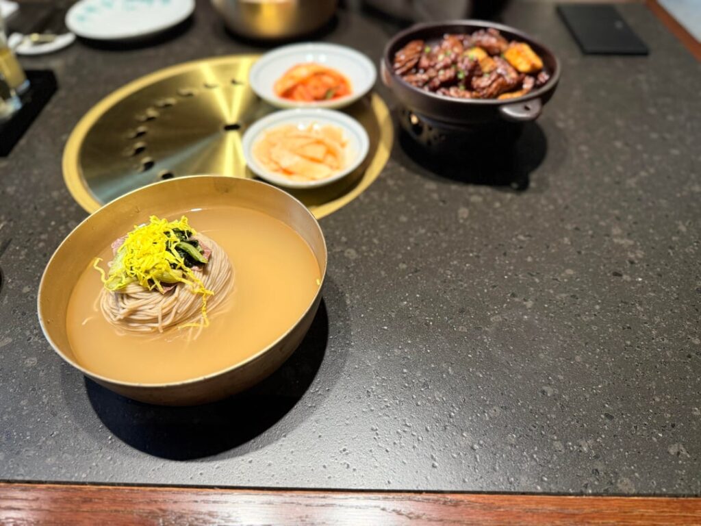 Bongpiyang Apgujeong Branch