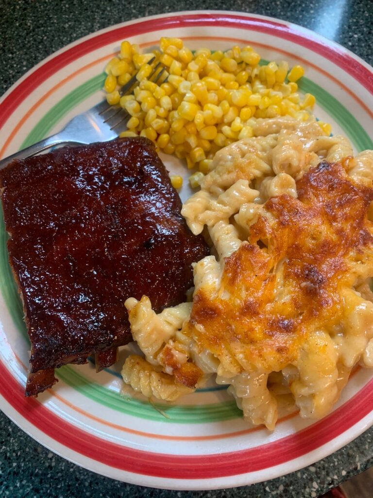 Ribs, baked mac & cheese and corn