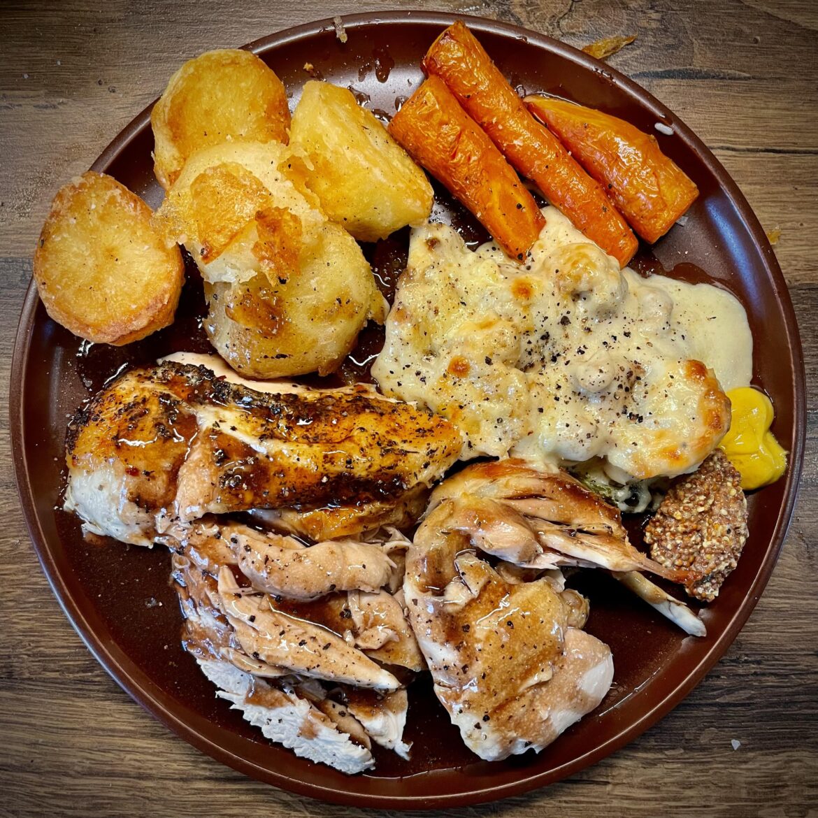 Sunday roast with *all* the British Beige™️