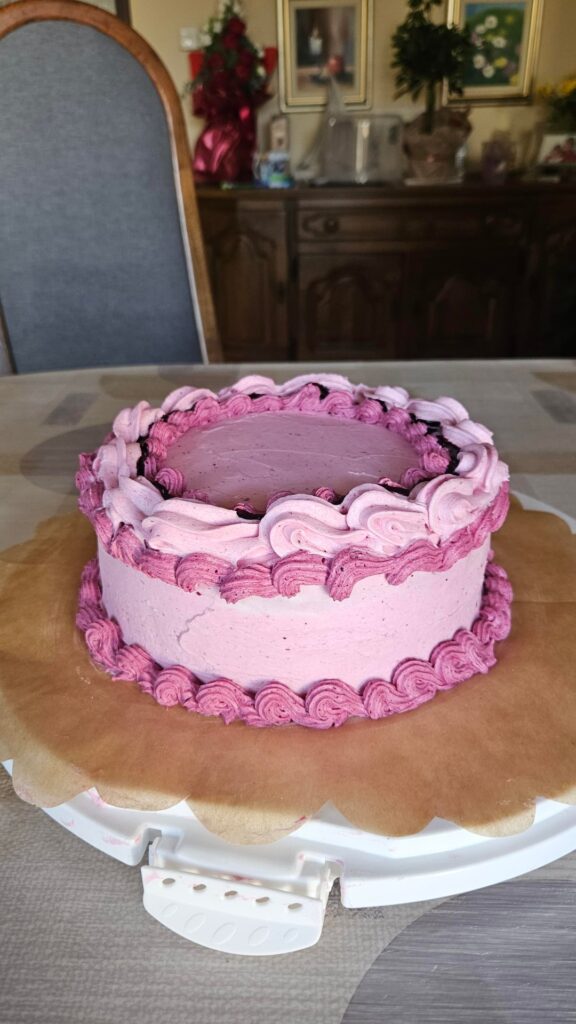 My first lemon blueberry cake (& 1st time piping) My first lemon blueberry cake (& 1st time piping)