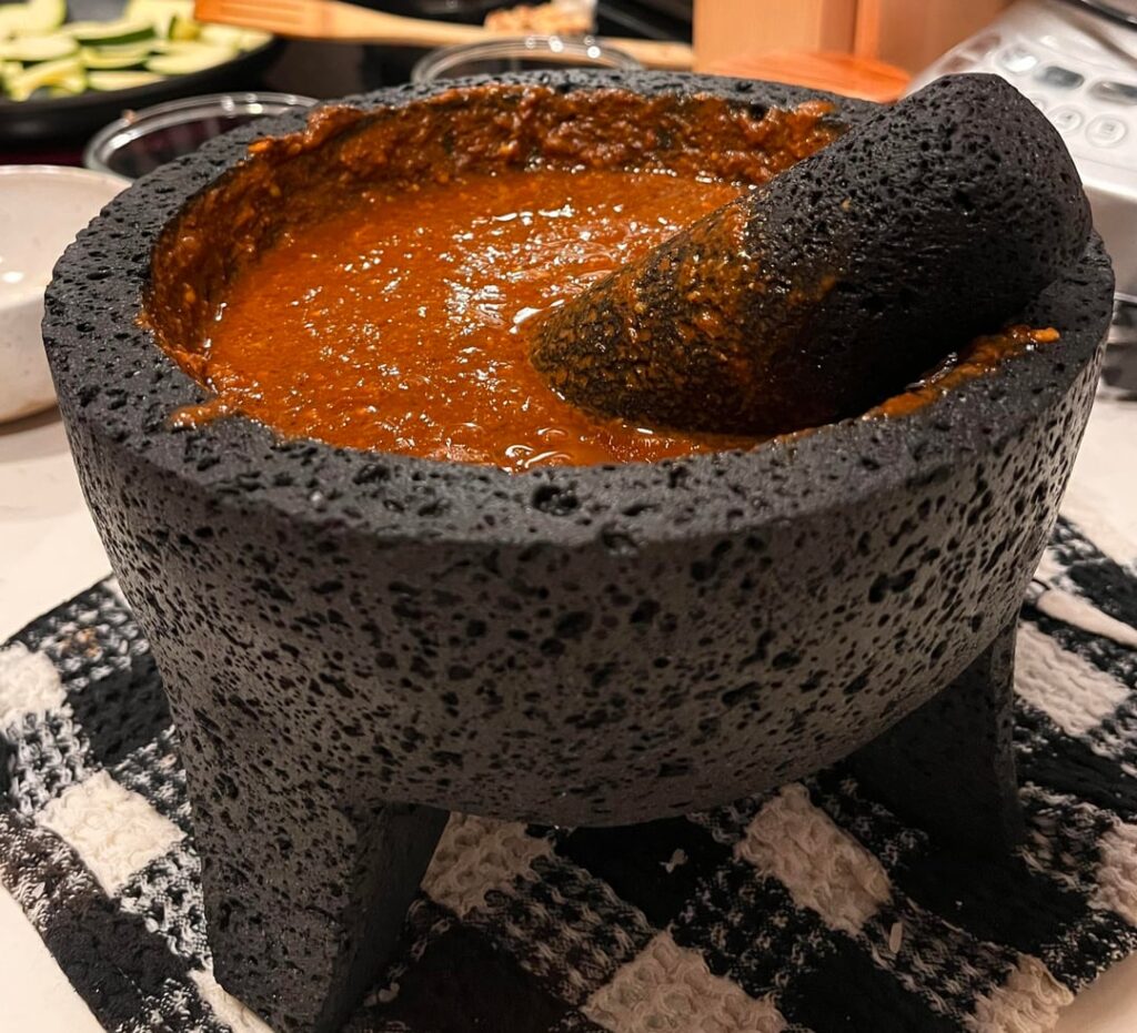 Cry for help: I hate my molcajete Cry for help: I hate my molcajete