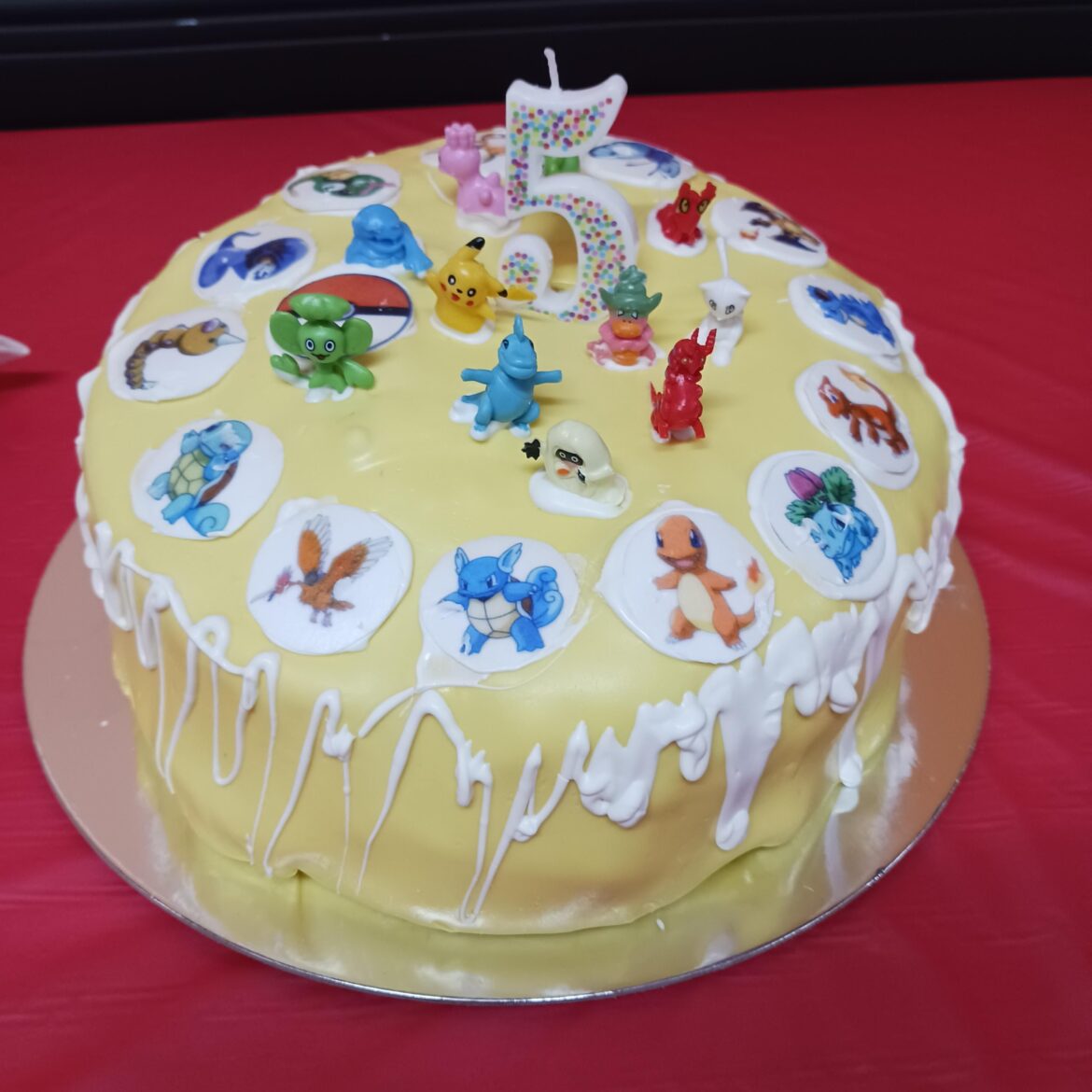 Pokemon vanilla cake
