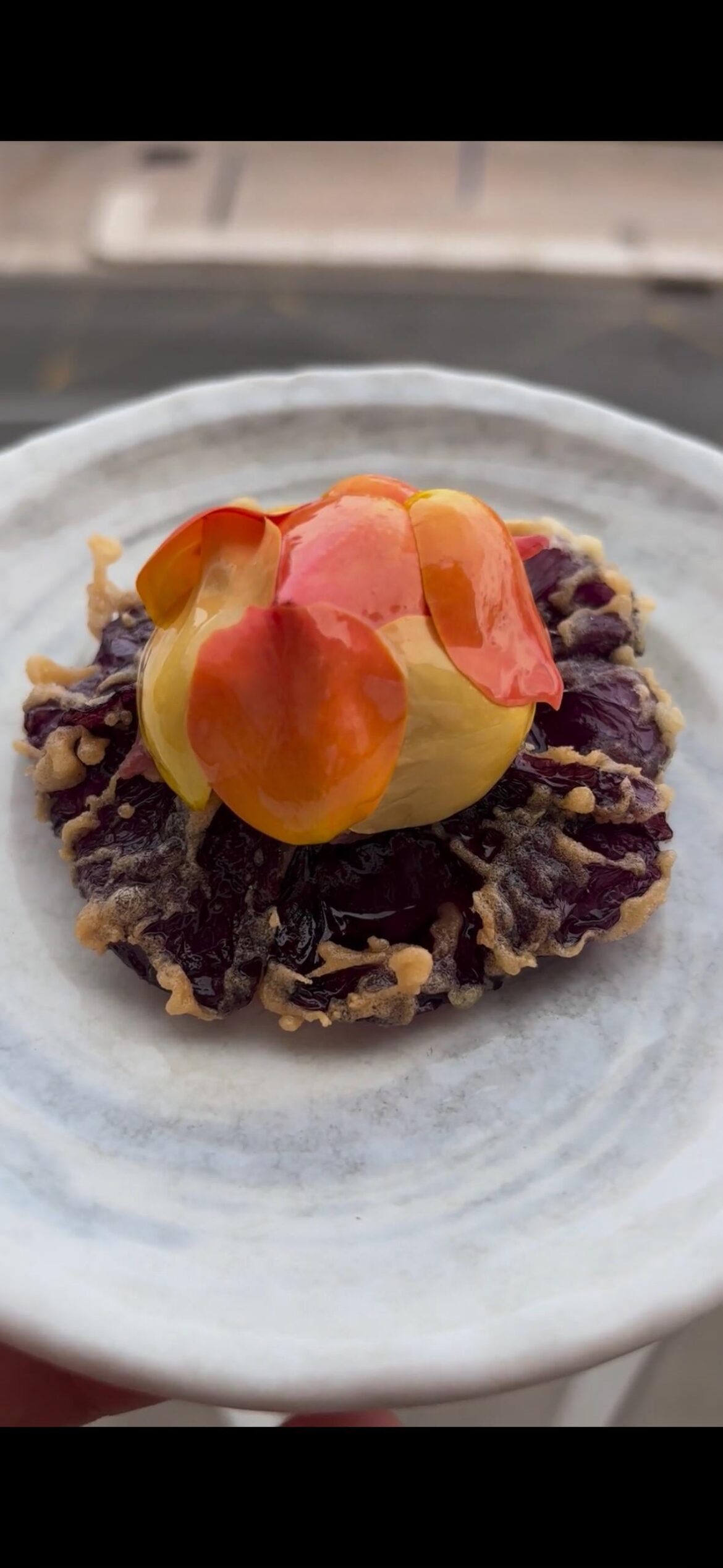 Rose “tempura”, beef tartare, onion confit.