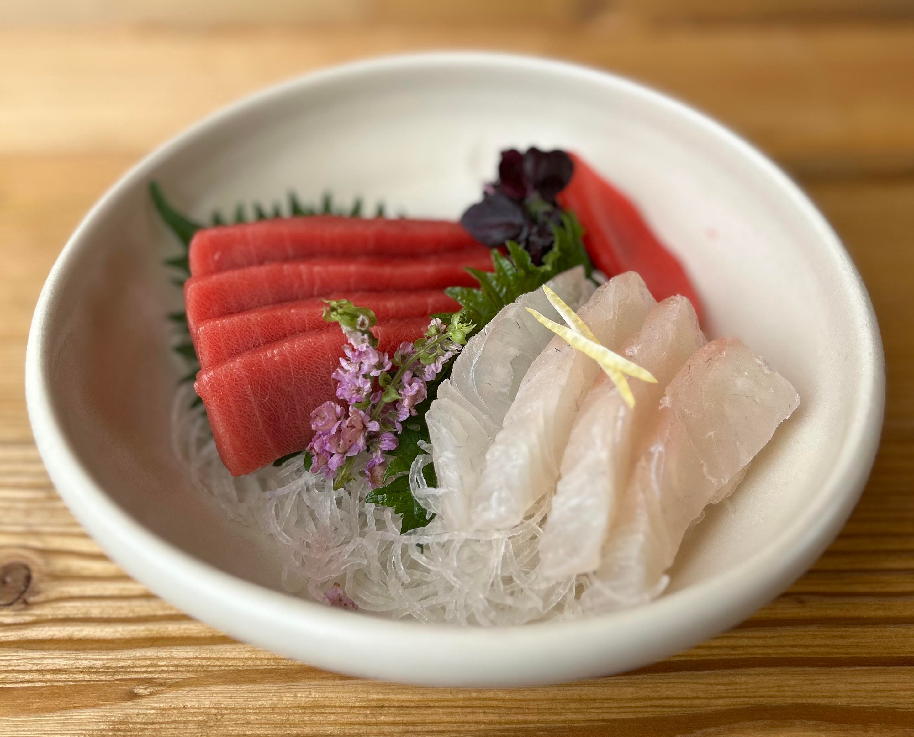 CHA-TORO & Red Snapper Sashimi, with flowers, on a white bowl.