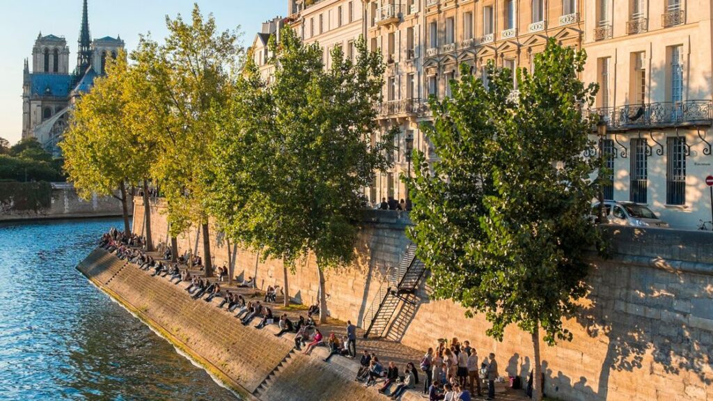 Ladurée Brings Its Picnic Menu to Paris Fashion Week