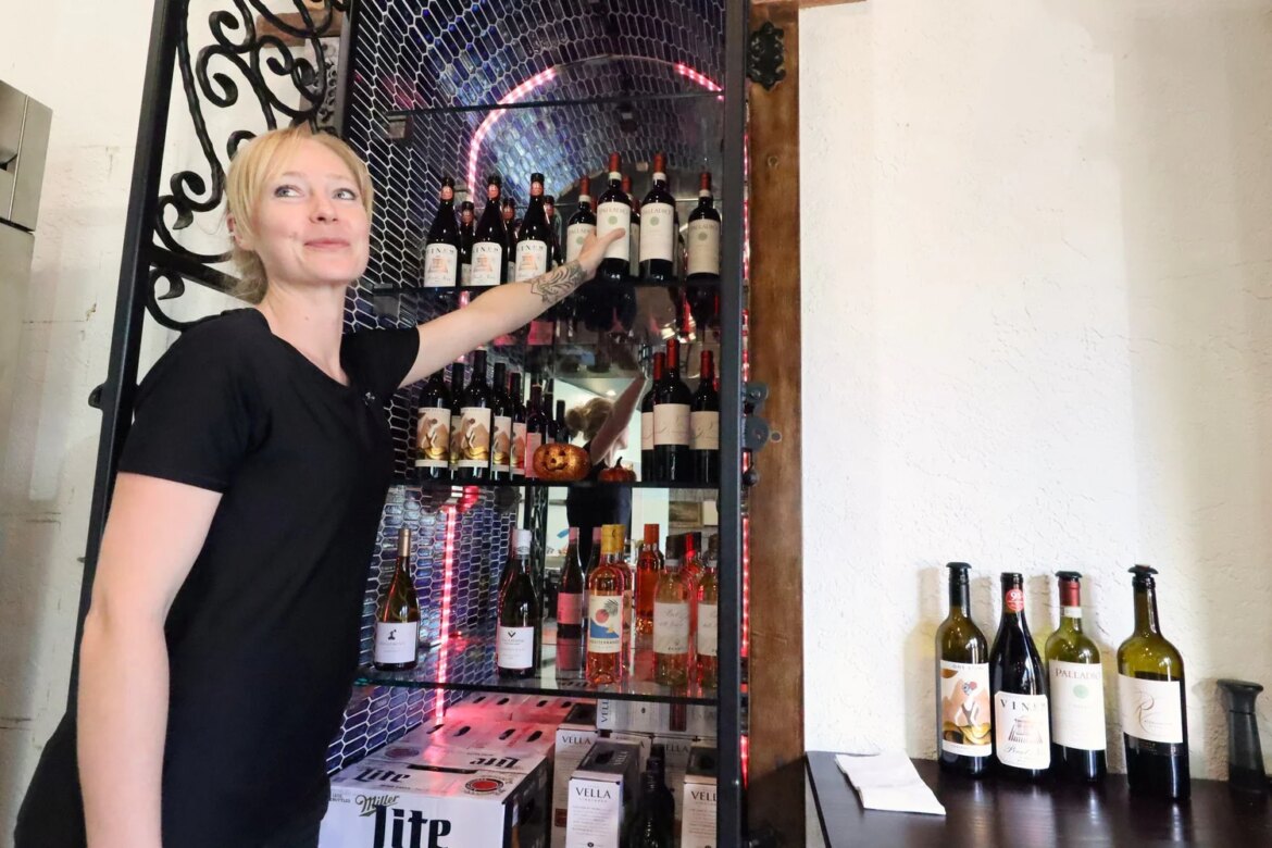 Tuscan Table set for Italian flavor with a side of modern style — The Valley Echo Tuscan Table set for Italian flavor with a side of modern style — The Valley Echo