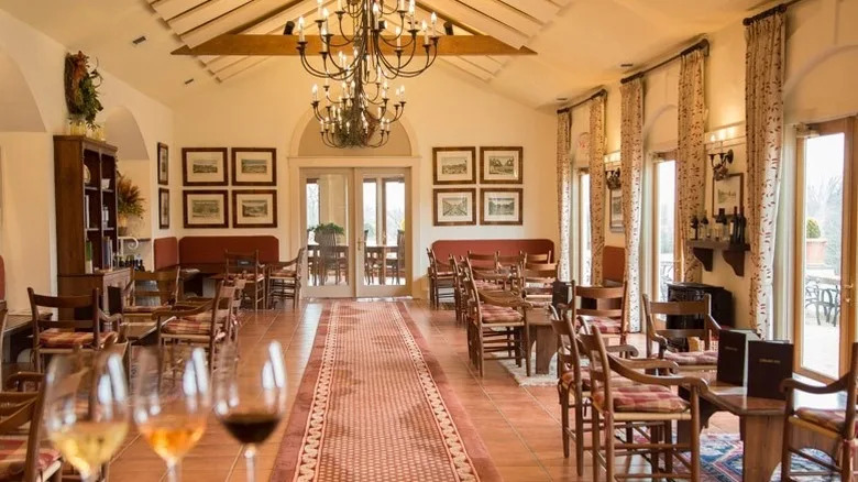 Barboursville Vineyard's Library 1821 wine tasting dining room