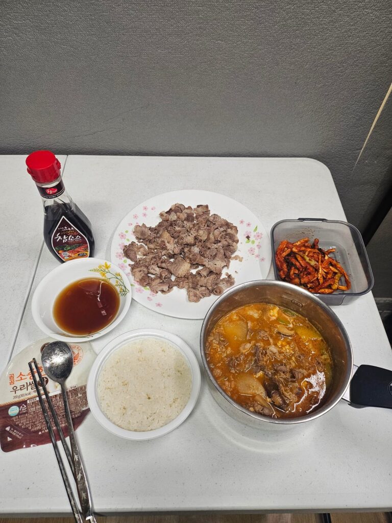 Late-night Korean dinner — simple beef & doenjang stew combo 🍲🥩