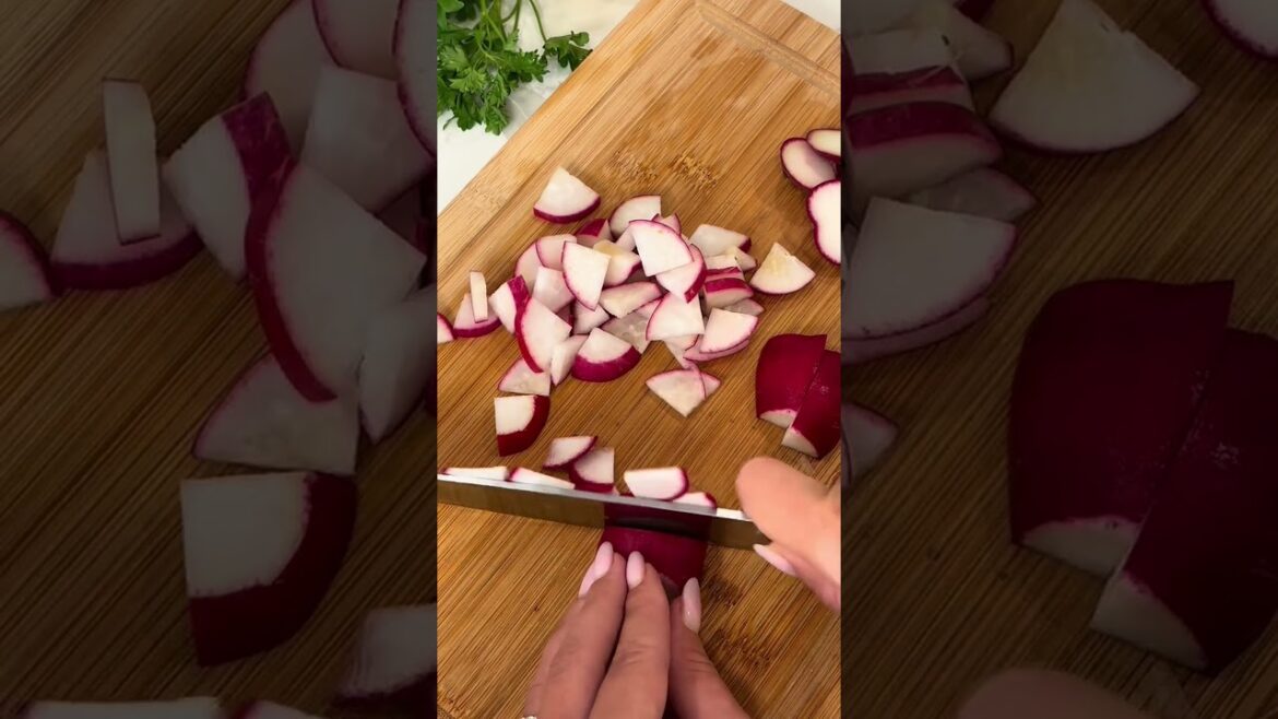 Fattoush Salad Recipe – Fresh, Flavorful & Refreshing! #fok #balkan #arabfood