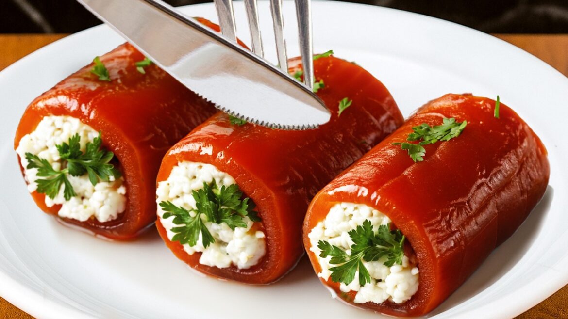 Ich könnte das jeden Tag essen! Einfaches Rezept für gefüllte Paprika mit Feta in 15 Minuten! Ich könnte das jeden Tag essen! Einfaches Rezept für gefüllte Paprika mit Feta in 15 Minuten!