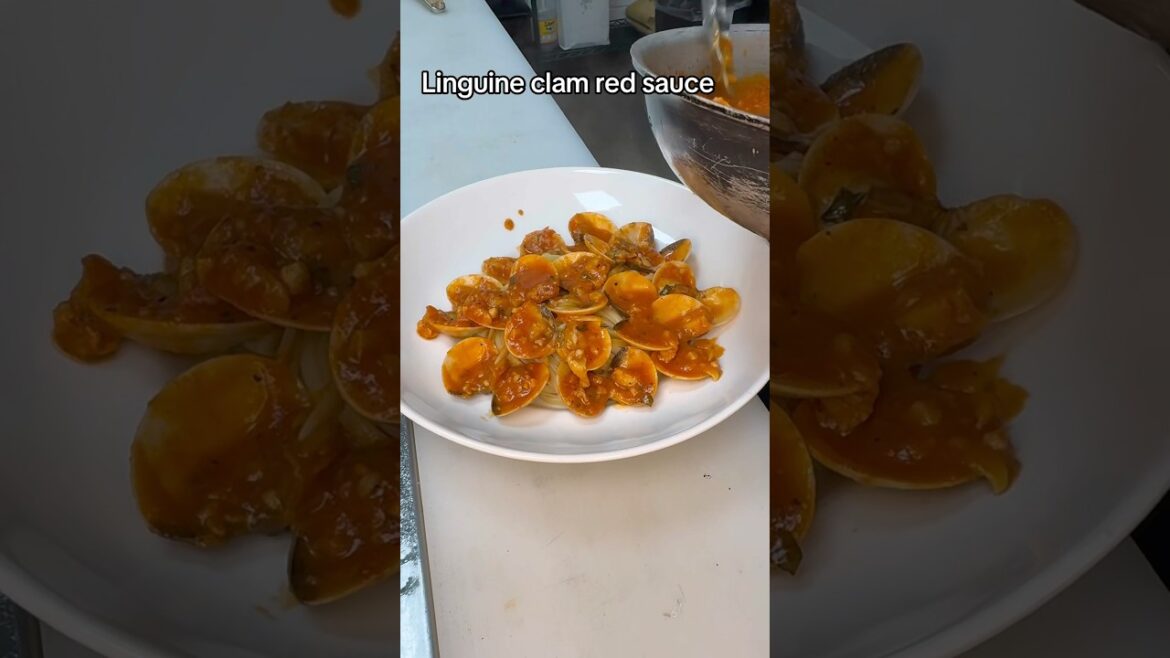 Linguine clam red sauce