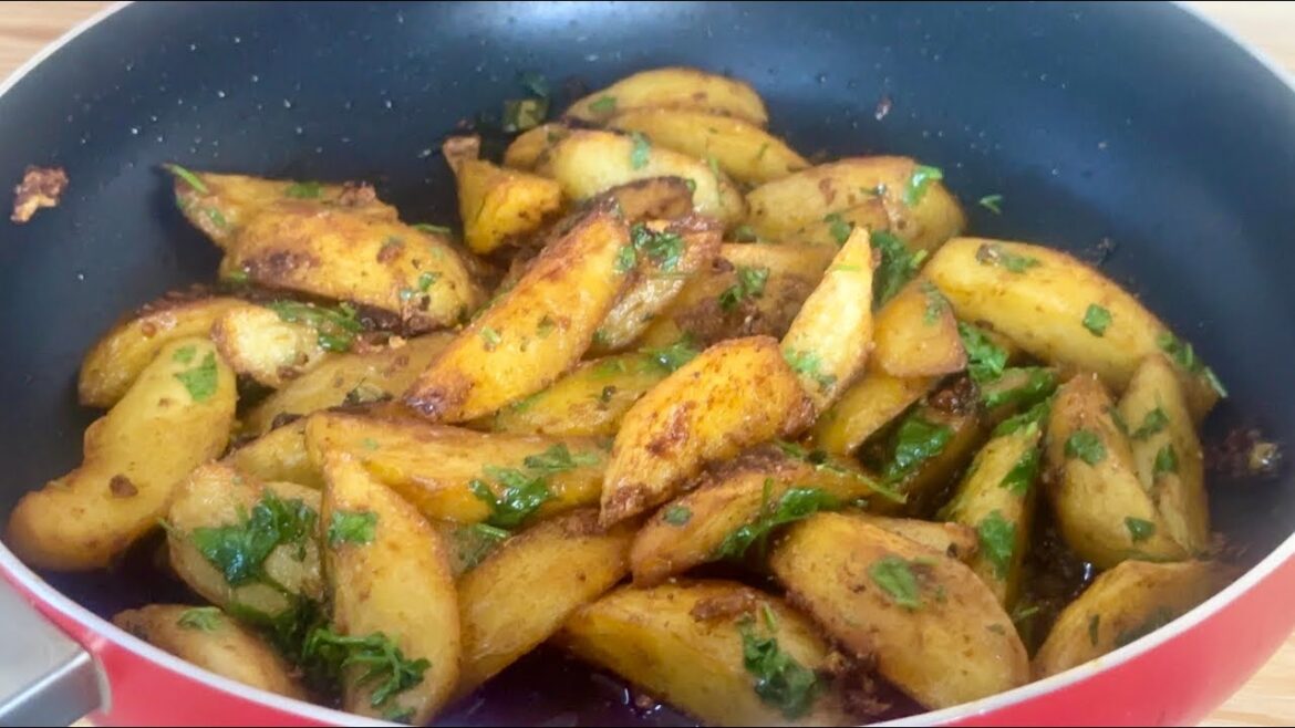 Spicy Garlic Potatoes The Lebanese Batata Harra! Spicy Garlic Potatoes The Lebanese Batata Harra!