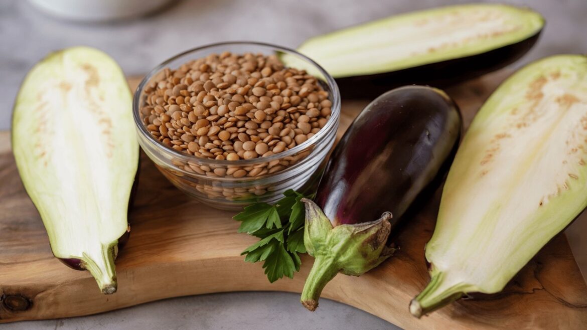 Auberginen mit Linsen, die alle verrückt machen! Einfach und super lecker! Auberginen mit Linsen, die alle verrückt machen! Einfach und super lecker!