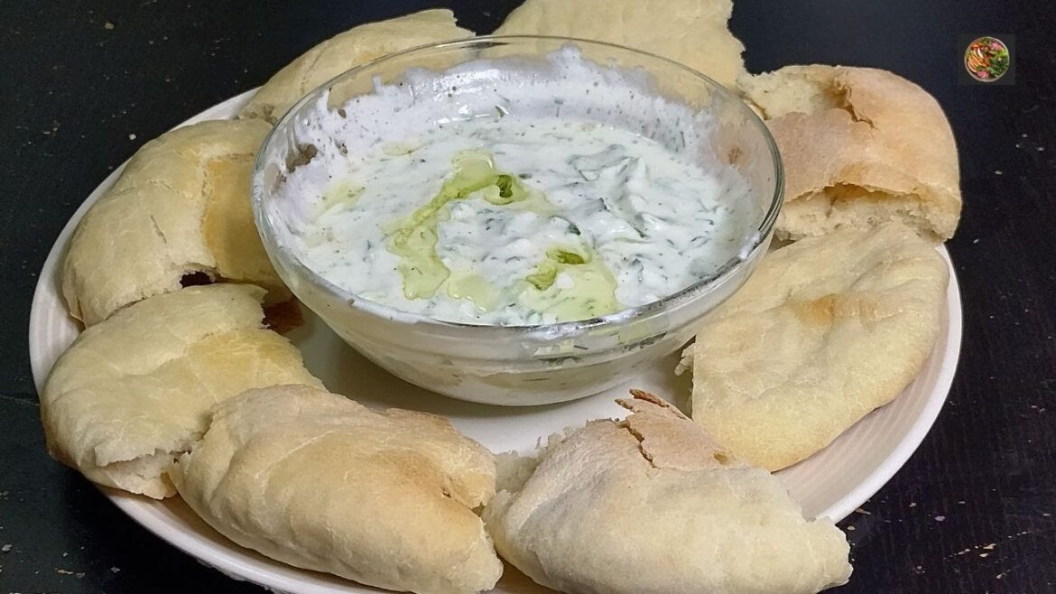 Easy Tzatziki Sauce With Homemade Pita Bread | Tzatziki Sauce (Cucumber Yogurt Dip)